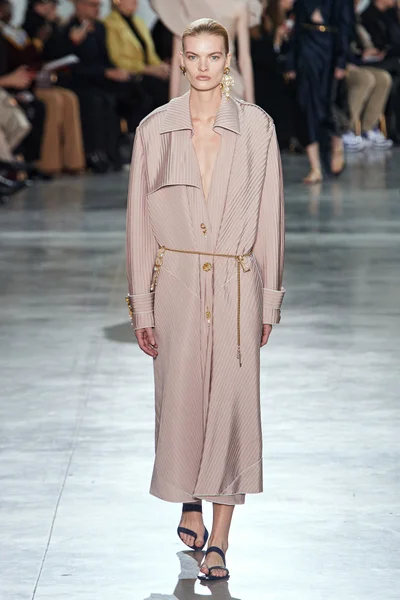 Look 4